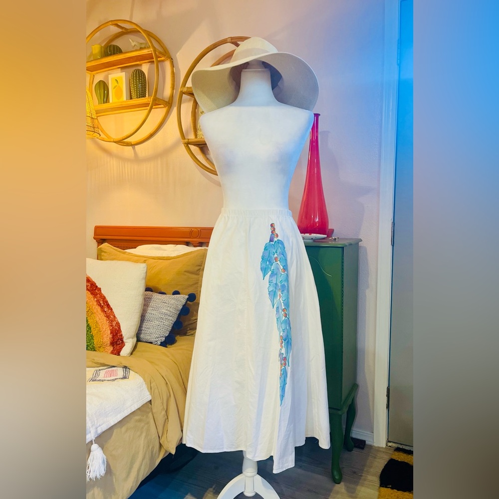 🎨Vintage One-of-a-Kind Sunbelt Maxi Skirt with Hand Painted Blue Feather Design - Picture 3 of 8